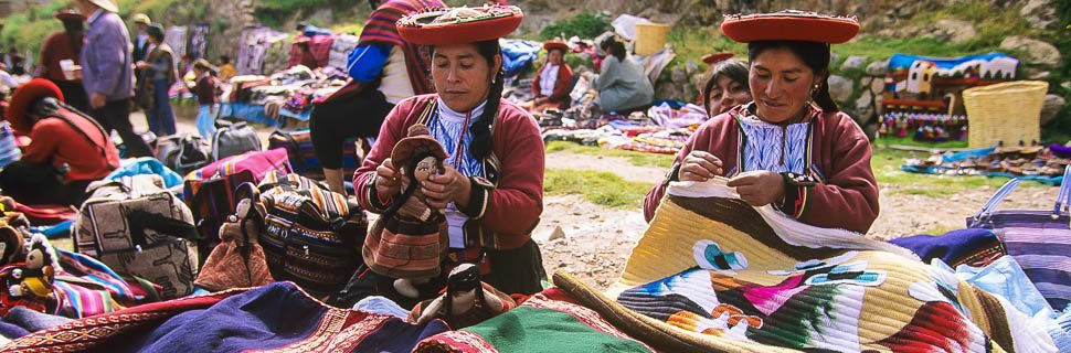 Peruanische Indios bei der Handarbeit in Peru