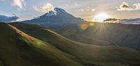Hügellandschaft in Ecuador