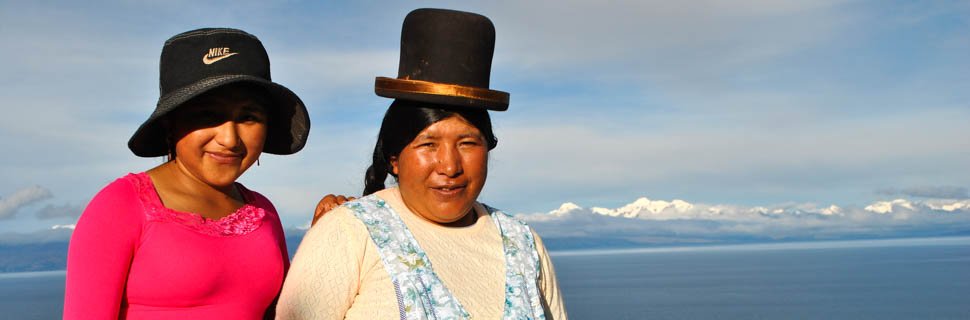 Bolivianerinnen vor dem Titicacasee