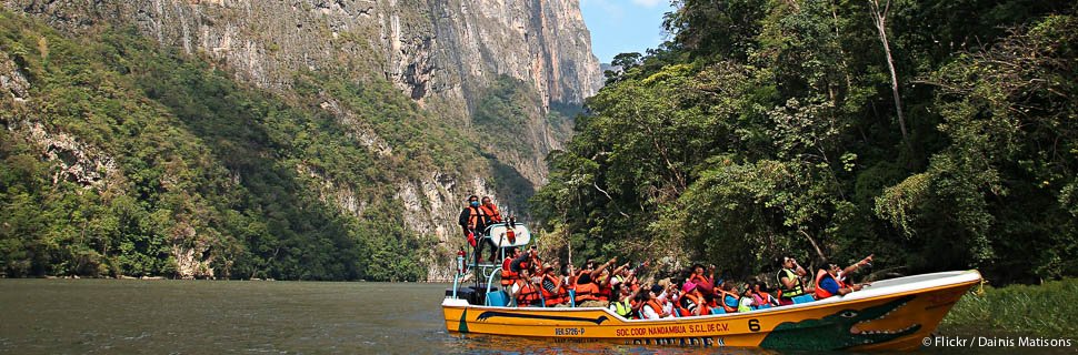 Bootsfahrt durch die Sumidero Schlucht in Mexiko