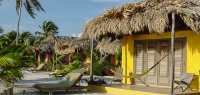 Gelber Bungalow von Mata Chica Hotel & SPA in Belize