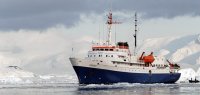Kreuzfahrtschiff auf dem Meer