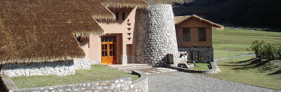 Lodge mit Ausblick auf die Berge in Peru